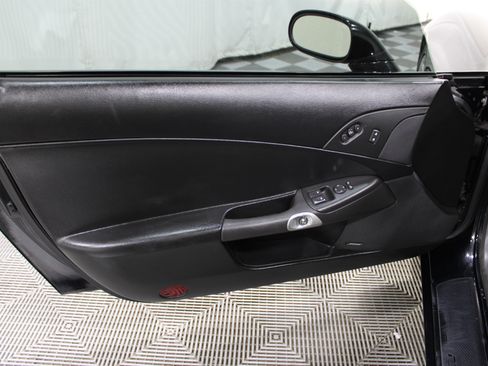 Used 2005 Chevrolet Corvette Convertible w/ Preferred Equipment Group image 5