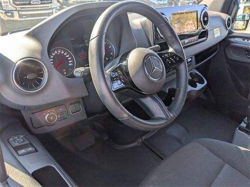 Used 2025 Mercedes-Benz Sprinter 2500 image 6