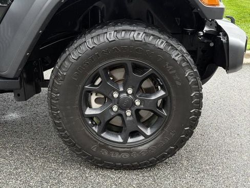 Used 2022 Jeep Wrangler Sport AWD/4WD image 13