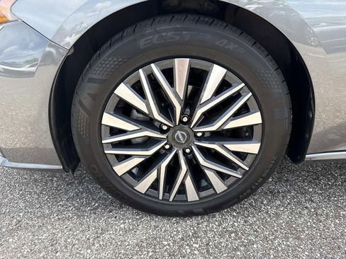 Certified 2024 Nissan Altima 2.5 SV image 11