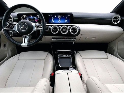 Certified 2025 Mercedes-Benz CLA 250 4MATIC image 10