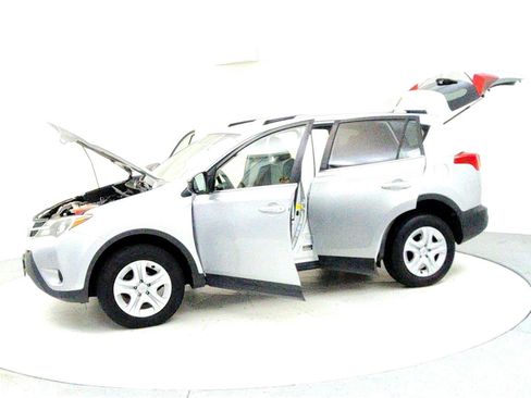Used 2015 Toyota RAV4 LE image 10
