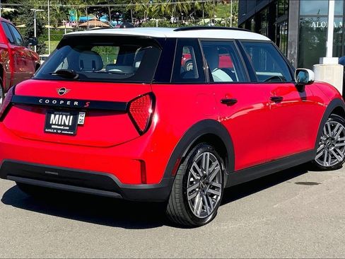 Certified 2025 MINI Cooper S image 14