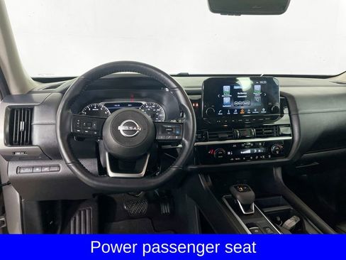 Used 2025 Nissan Pathfinder SL image 25