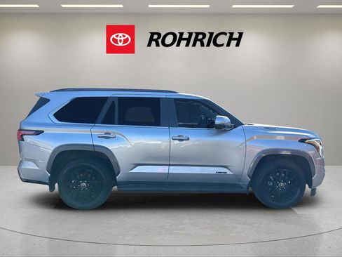 Used 2023 Toyota Sequoia Limited image 5