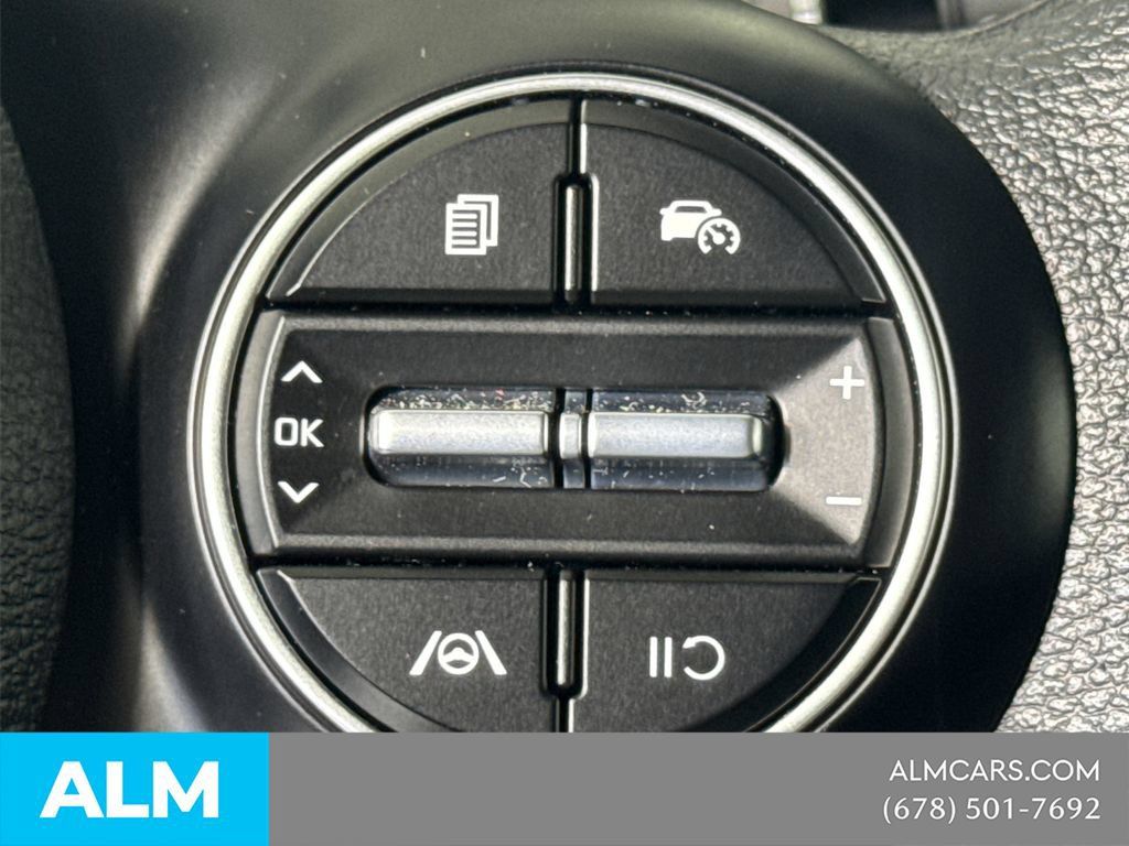 Used 2025 Kia Soul LX w/ LX Technology Package FWD image 28