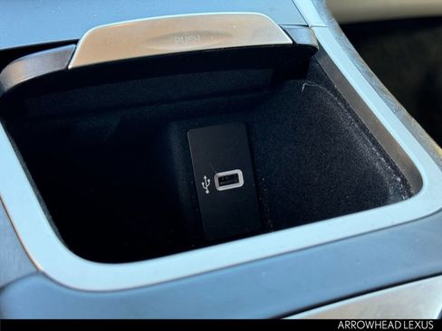 Used 2017 Lincoln MKX Reserve image 29