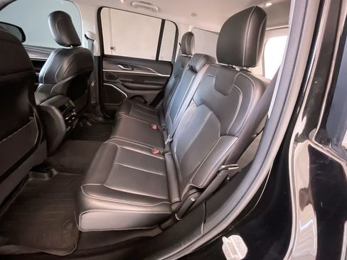 Used 2022 Jeep Grand Cherokee Limited AWD/4WD image 22