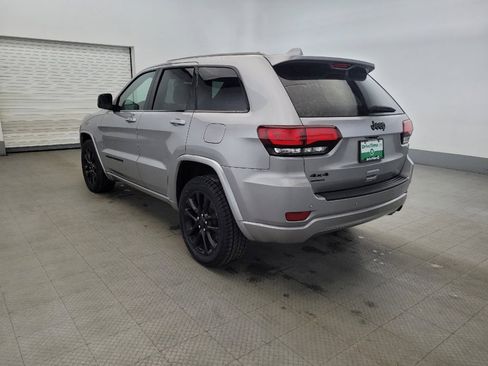 Used 2020 Jeep Grand Cherokee Altitude image 5