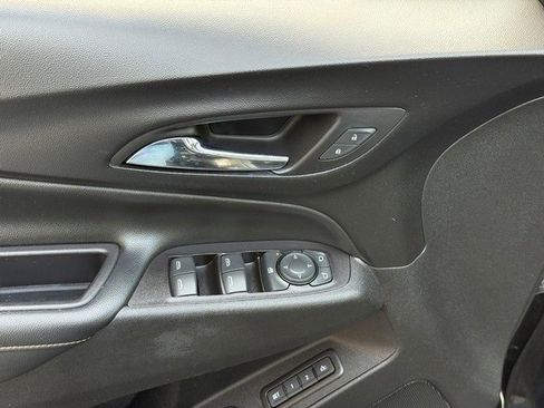 Used 2019 Chevrolet Equinox Premier image 17