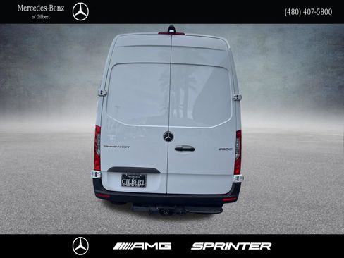 Used 2025 Mercedes-Benz Sprinter 2500 image 4