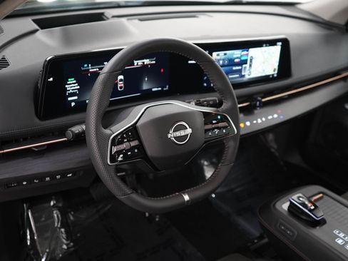Used 2024 Nissan Ariya AWD image 22