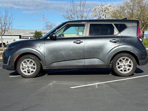 Certified 2023 Kia Soul LX w/ LX Technology Package image 9