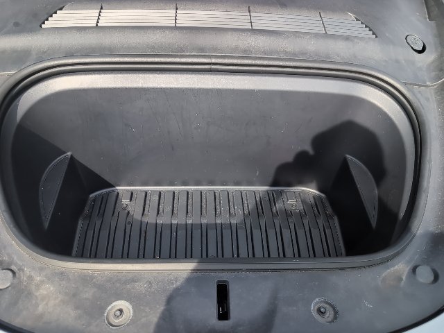 Used 2025 Tesla Model Y Long Range AWD/4WD image 23