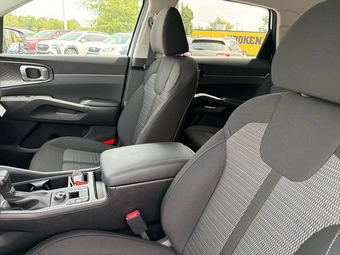 New 2026 Kia Sorento LX FWD image 17