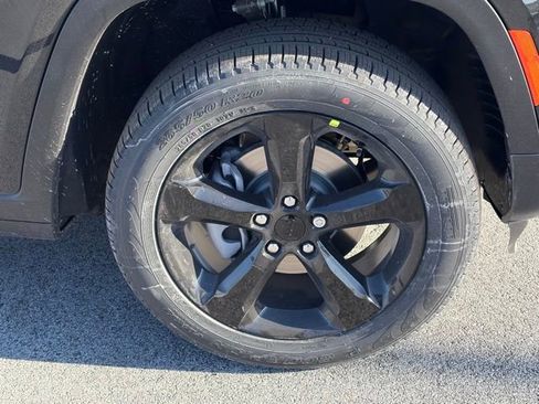 New 2026 Jeep Grand Cherokee Limited image 11