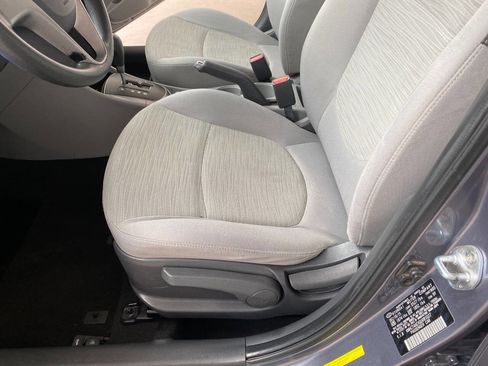 Used 2016 Hyundai Accent SE FWD image 25