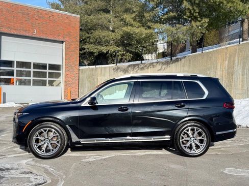 Used 2025 BMW X7 xDrive40i image 3