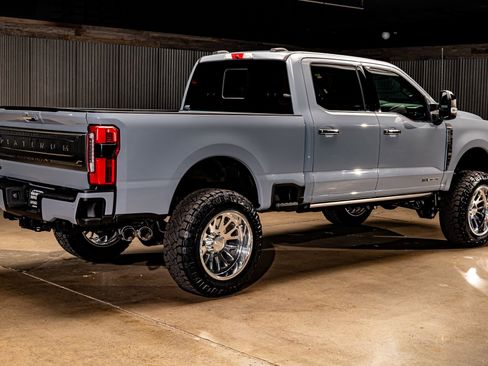 Used 2024 Ford F250 Platinum w/ FX4 Off-Road Package image 10