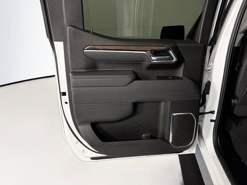 Used 2025 GMC Sierra 1500 Elevation w/ Elevation Premium Package image 26