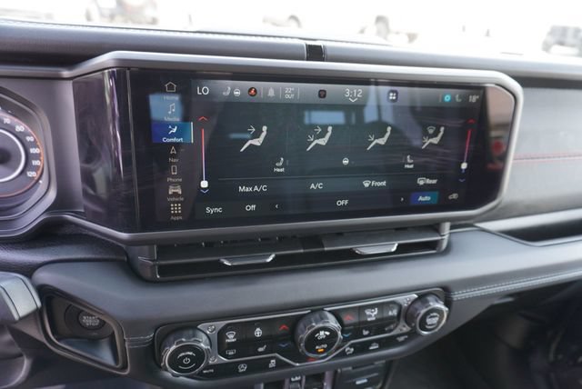 Used 2024 Jeep Wrangler Unlimited Rubicon AWD/4WD image 36