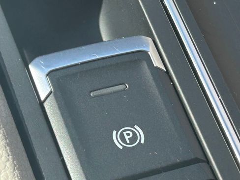 Used 2021 Volkswagen Atlas SE w/ Panoramic Sunroof Package image 57