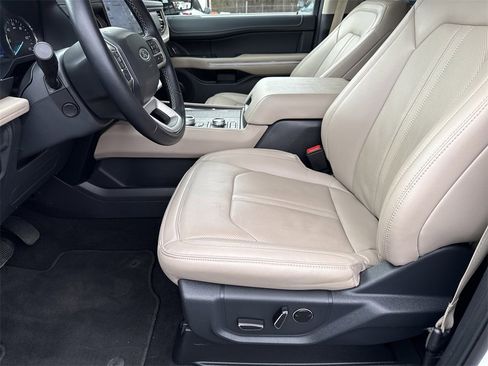 Used 2024 Ford Expedition Max Limited image 9
