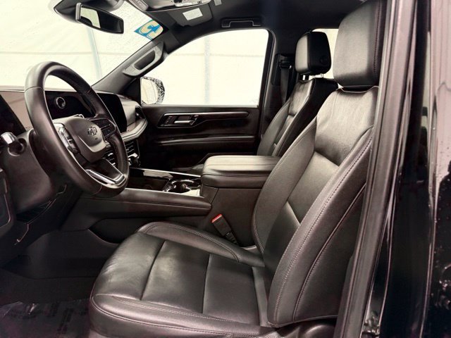 Used 2025 Chevrolet Suburban Z71 AWD/4WD image 14