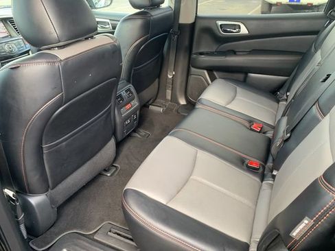 Used 2020 Nissan Pathfinder SL image 13