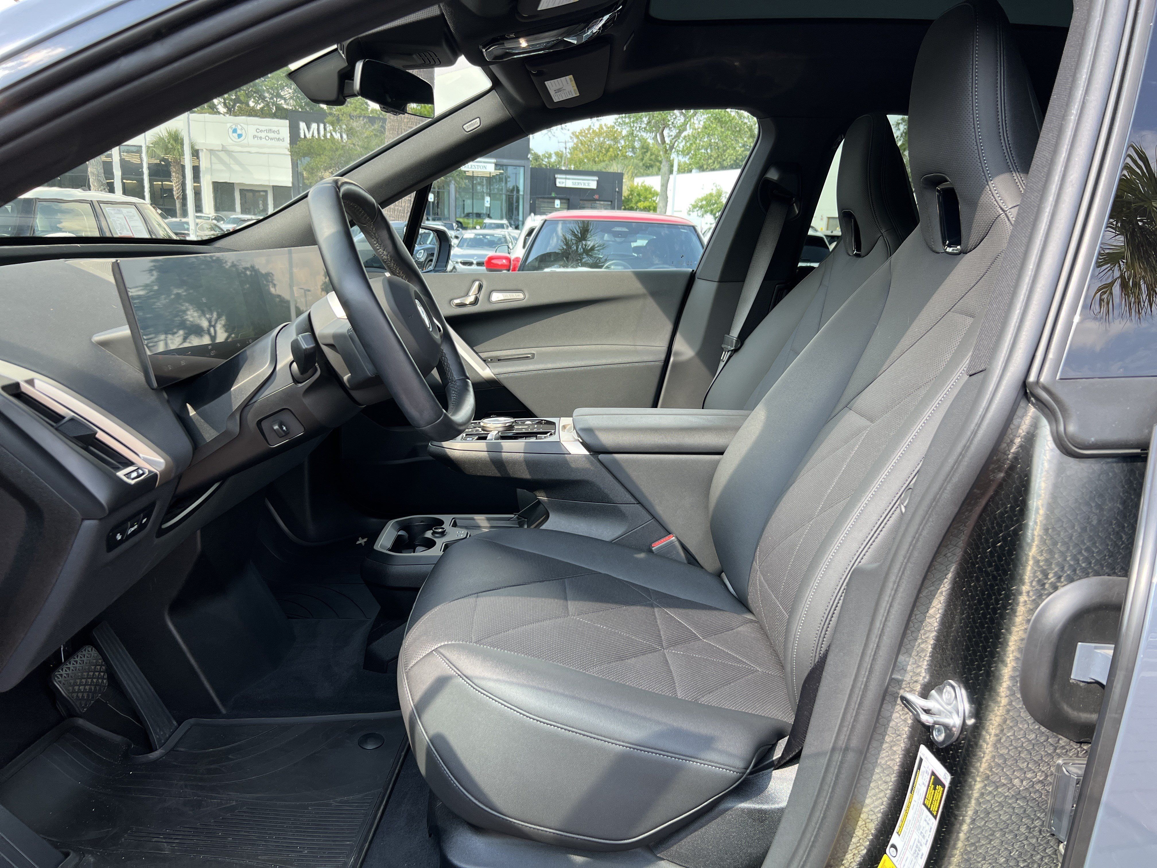 Used 2024 BMW iX xDrive50 w/ Premium Package AWD/4WD image 20