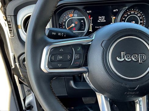 Used 2024 Jeep Wrangler Sahara image 18