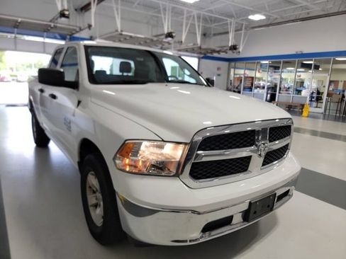 Used 2024 RAM 1500 Classic SLT AWD/4WD image 3