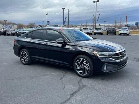 Used 2023 Volkswagen Jetta SEL image 3