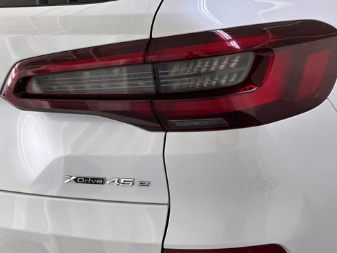 Used 2022 BMW X5 xDrive45e w/ M Sport Package AWD/4WD image 28