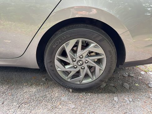 Certified 2024 Hyundai Elantra SEL FWD image 6