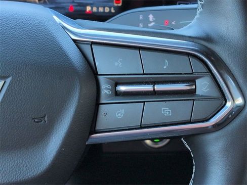 Used 2025 Chevrolet Traverse LT image 27