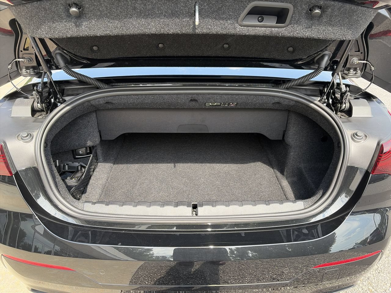 Used 2027 BMW M440i Convertible RWD image 32