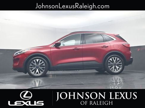 Used 2020 Ford Escape Titanium image 17