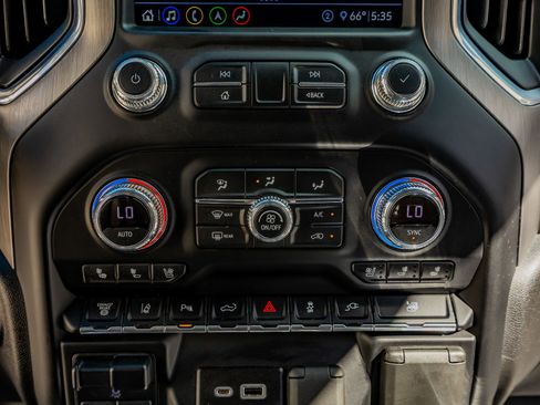 Used 2020 GMC Sierra 3500 Denali w/ Denali Ultimate Package image 27