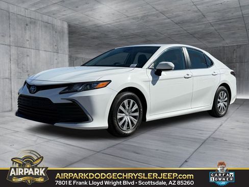 Used 2023 Toyota Camry LE image 1