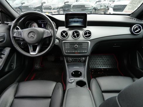 Used 2017 Mercedes-Benz GLA 250 4MATIC image 10