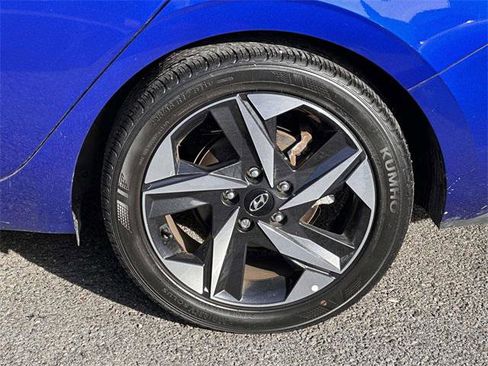 Certified 2023 Hyundai Elantra SEL w/ Convenience Package image 12