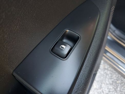 Used 2024 Kia Forte LXS image 12