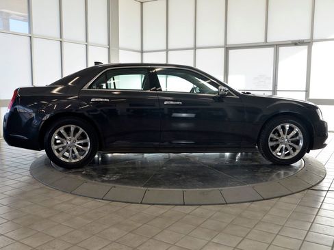 Used 2015 Chrysler 300 C w/ Light Group image 9
