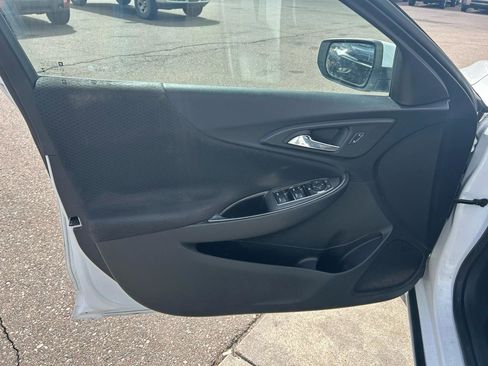 Used 2016 Chevrolet Malibu LT FWD image 14