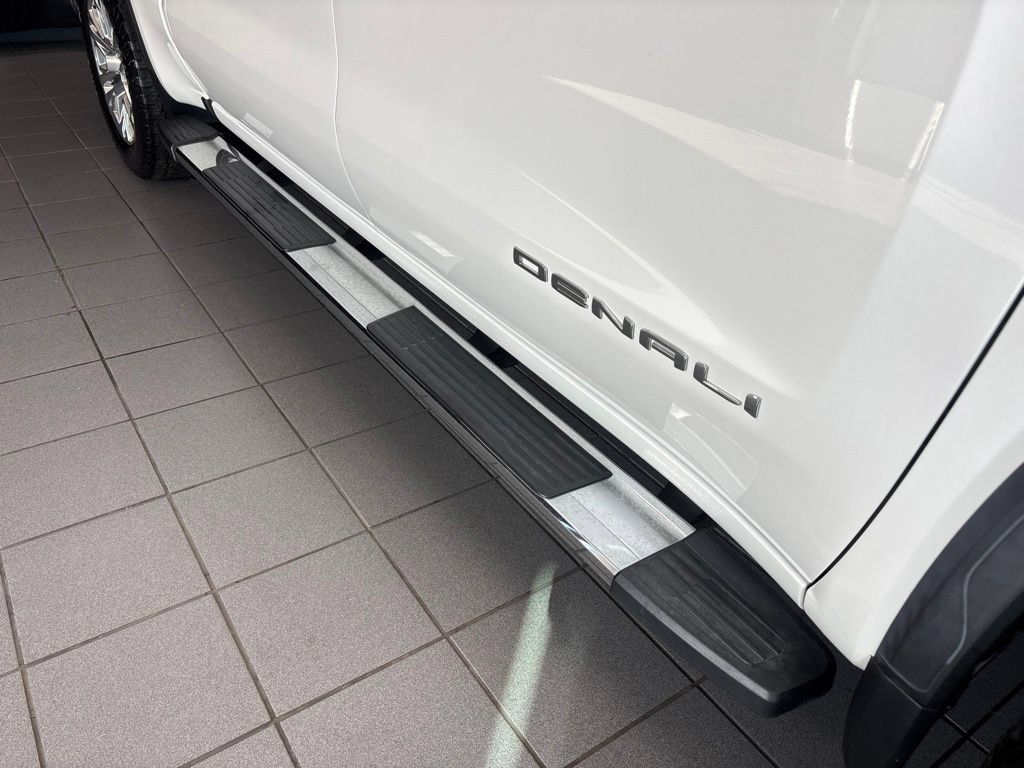 Used 2020 GMC Sierra 1500 Denali AWD/4WD image 11