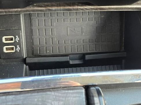 Used 2019 Ford Expedition Limited w/ Equipment Group 302A AWD/4WD image 30
