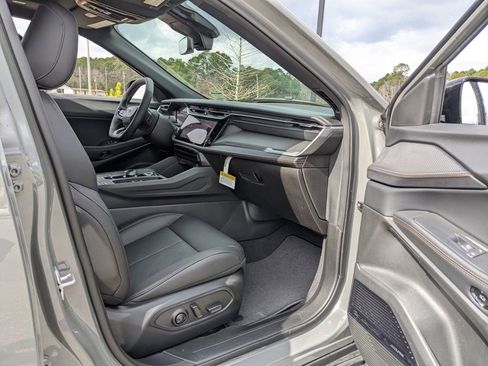 New 2026 Jeep Cherokee Overland image 42