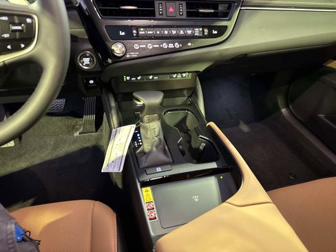 New 2025 Lexus ES 350 w/ Premium Package image 25