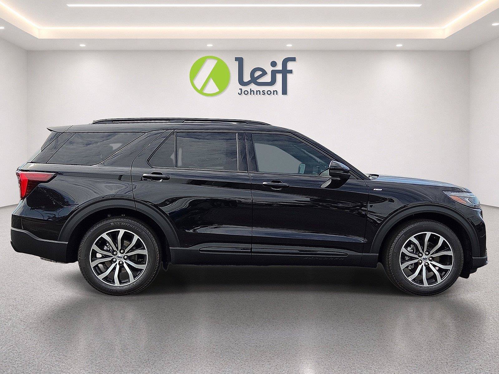New 2026 Ford Explorer ST-Line w/ Premium Package RWD image 7